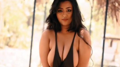Beautiful Busty Bhabhi Outdoor Saree Photoshoot