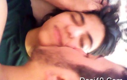 Today Exclusive- Hot Look Desi Girl Boob Sucking