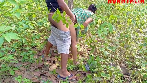 Very Risky Sex, Nepali Bhabi Mujhko Jungle Le Gaya Aur Mera Godh Par Chad K Choda