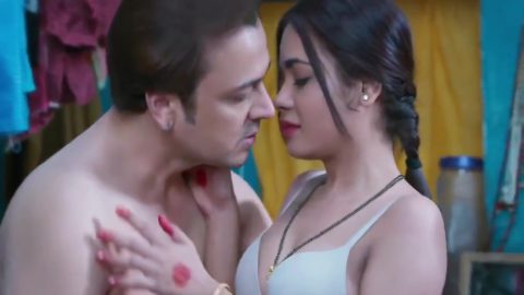 Dhoban Aur Sarpanch Caught By Her Hubby Golu Doing Wild Sex