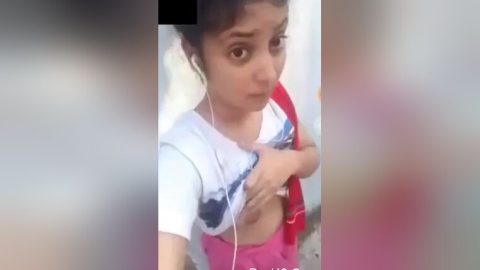 Today Exclusive- Desi Girl Showing Her Boobs And Pussy Fingerring On Video Call 2