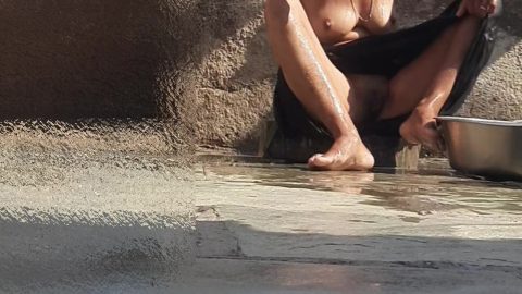 Beautiful Girls And 18 Years In Indian Stepsister-in-law Is Bathing In The Open Courtyard Of The House, Putting A Finger In Her Burrow And Rubbing The Body, Stepsister-in-law Is Washing The Bathroom
