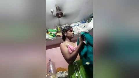 Today Exclusive -tamil Wife Shows Her Boobs 2