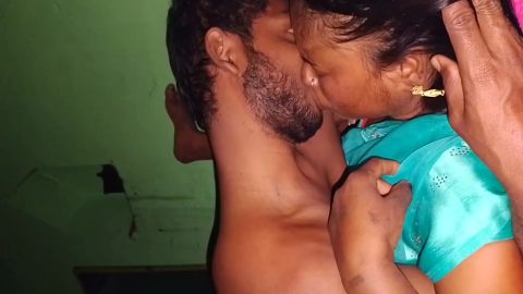 Buddhi Wife Ko Khatya Pe Mast Chudae Kiya Raat Me – Hindi Sex