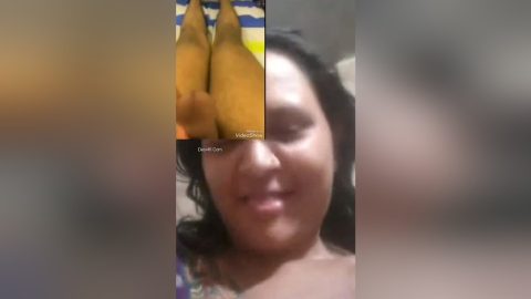Today Exclusive- Desi Aunty Shows Her Boobs On Vc