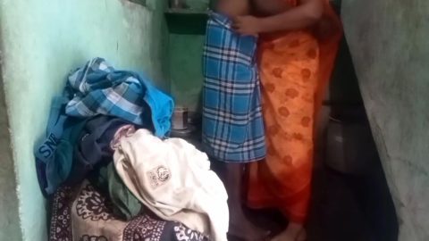 Tamil Priya Aunty Bathroom Sex