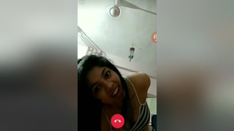 Today Exclusive- Sexy Bhabhi Showing Her Pussy On Video Call