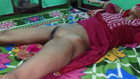 Shadi Me Huye Bhabhi Ki Tang Utha Ke Chudai Kiya Bhabhi Rone Lagi Boli Chod Dijiye Please