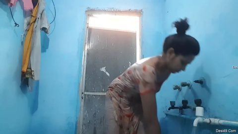 Desi Girl Bathing