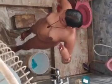 Spying Bath Video – Indian Aunty