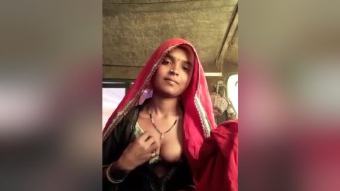 Today Exclusive- Horny Desi Bhabhi Showing Her Boobs And Masturbating 4