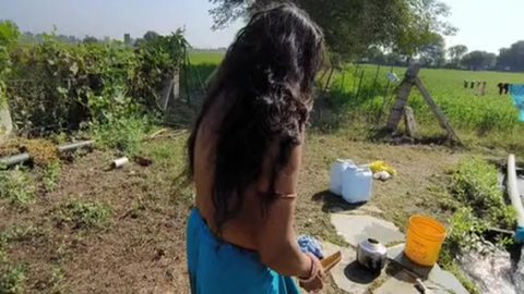 Kavita Bhabhi Was Seen By Stepbrother-in-law Taking An Open Bath, Kavita Bhabhi Became Shameless – Devar Bhabhi And Hindi Sex