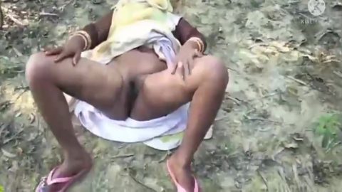 Gao Ki Desi Bhabi Ko Khet Me Mota Kala Lund Chusvaya