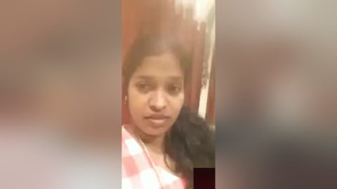 Today Exclusive- Horny Desi Bhabhishowing Her Boobs