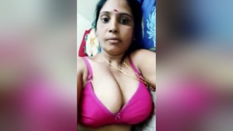 Bhabhi Record Her Nude Video