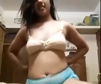 Indian Aunty, Desi Aunty And Desi Bhabi – Indian Bhabi Orgasm In Front Of Camera