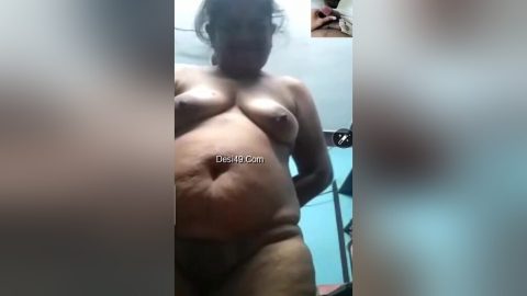 Today Exclusive- Mature Tamil Wife Showing Her Nude Body