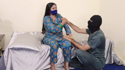 Hot Indiam Hindi Mistress Blowjob Sucking Cock Of Her Home Servant Boy