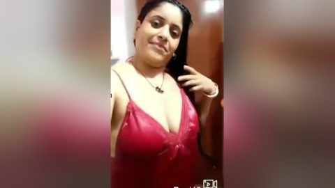 Today Exclusive- Sexy Desi Boudi Showing Her Boobs And Pussy