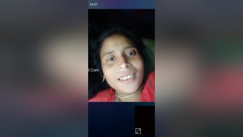 Today Exclusive-desi Bhabhi Shows Her Boobs And Pussy On Vc