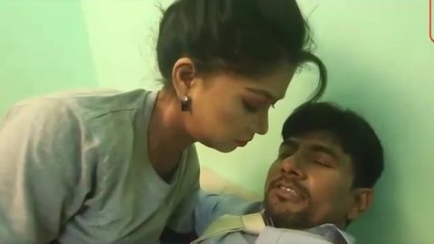 Indian Bhabhi In Fucked With Courier Rider In Morning