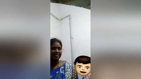 Today Exclusive -desi Bhabhi Shows Her Boobs And Pussy 1
