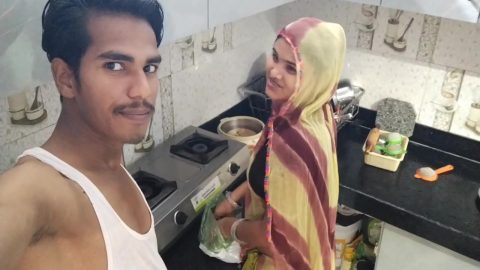 Naughty Housewife Indian Desi Bhabhi With Cooking Making By – Vinodshorts