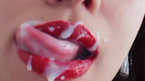 She Loves Cum In Her Mouth – Sexy Colombian