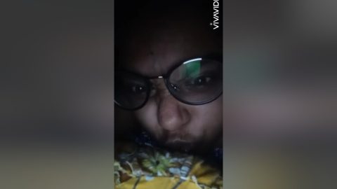 Today Exclusive- Cute Girl Showing Her Boobs And Pussy On Video Call