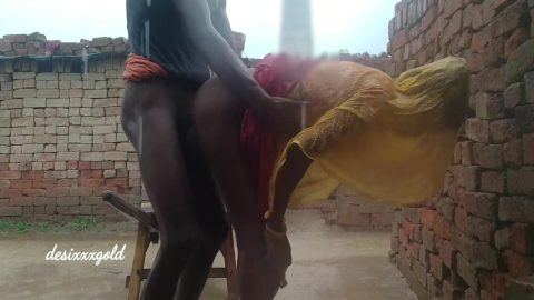 Step sister-in-law Was Also Drenched Outside And We Fucked Her Outside Too. You May Ejaculate After Watching Desi Sex Video
