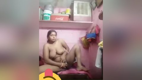 Village Bhabhi Masturbating