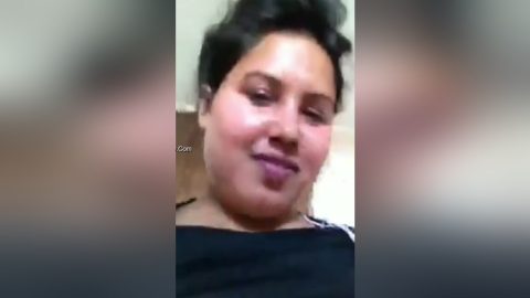 Today Exclusive -desi Village Chick Shows Her Big Boobs