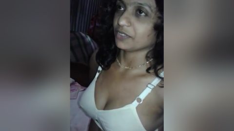 Today Exclusive- Desi Boudi Boobs Sucking And Handjob
