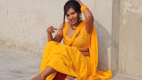 Desi Village Model Full Deep Navel And Big Boobs Deep Cleavage With Hindi Sex