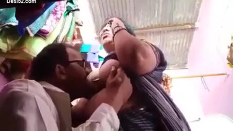 Aunty Boobs Sucked By Tailor In Tailor Shop