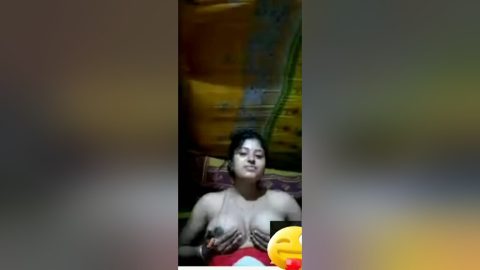 Exclusive- Desi Bhabhi Showing Her Boobs To Lover On Video Call