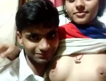 Amateur Desi teen 18+ Lovers Ki Kissing And Boob Sucking Video