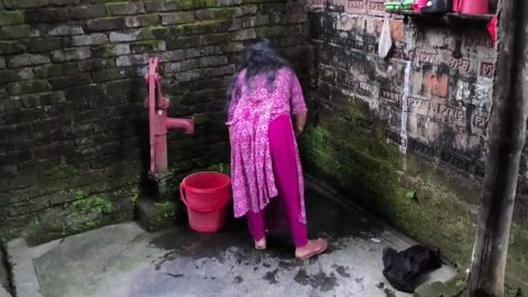 Devar Bhabhi And Hindi Sex In I See My Aunty Was Cleaning The Bathroom So I Hugged Her And Started Fucking Her Ass