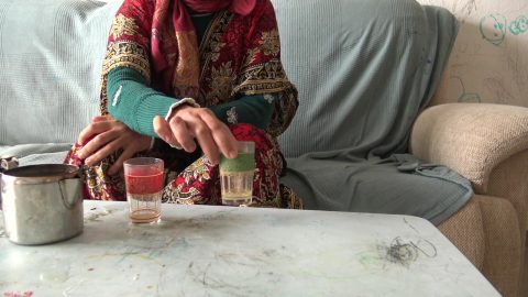 Kurt Temizlikci Istanbulda Afrikalı Siyahi Bir Adamla Aldatıyor – Turk Porno Turbanli Sex