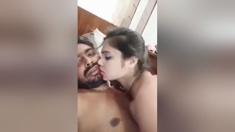 Today Exclusive -super Horny Desi Bhabhi Sucking Dick