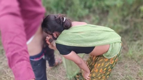 New Hindi Vlog With Desi Village Gav Ki Girl Jungal Me Pyar Se Chudai, Ladki Bda Lund Dekhne Aai,full Hindi Hd