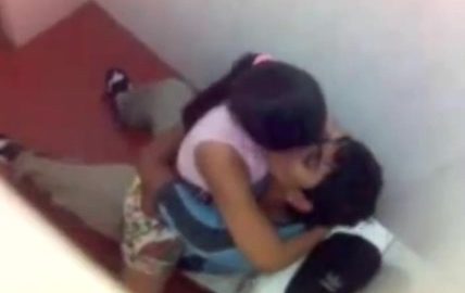 Mms Of College Couple In Washroom