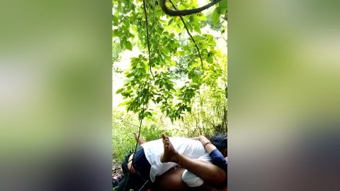 Today Exclusive- Desi Village Lover Sex In Jungle