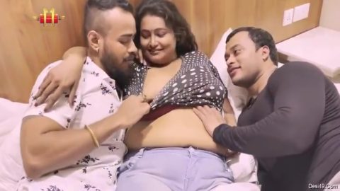 Indian Bbw Mousi With Tow Boy Threesome Sex