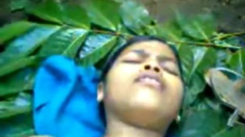 Desi Village Girl Fingering And Explore His Dress With His Boyfriend In Jan