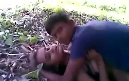 Desi Village Girl Outdoor Threesome Sex With Neighbors