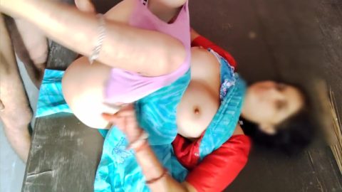 Pados Wali Desi Aunty Ki Chudai Desi Indian Bhabhi Ne Pados Ke Jawan Ladke Ko Ghar Bulakar Sex Or Chut Ki Pyas Bhujhai Lund Se