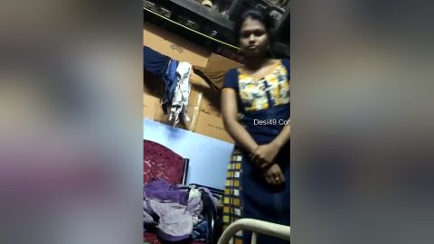 Today Exclusive- Tamil Girl Shows Her Boobs And Pussy