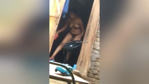 Today Exclusive- Desi Bhabhi Bathing Record By