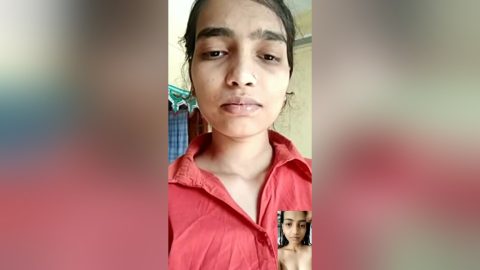 Today Exclusive- Cute Desi Girl Shows Her Boobs On Vc